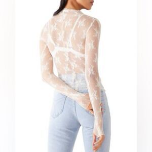 Macy’s | Cream Lace Long Sleeve Embroidered Top Size M